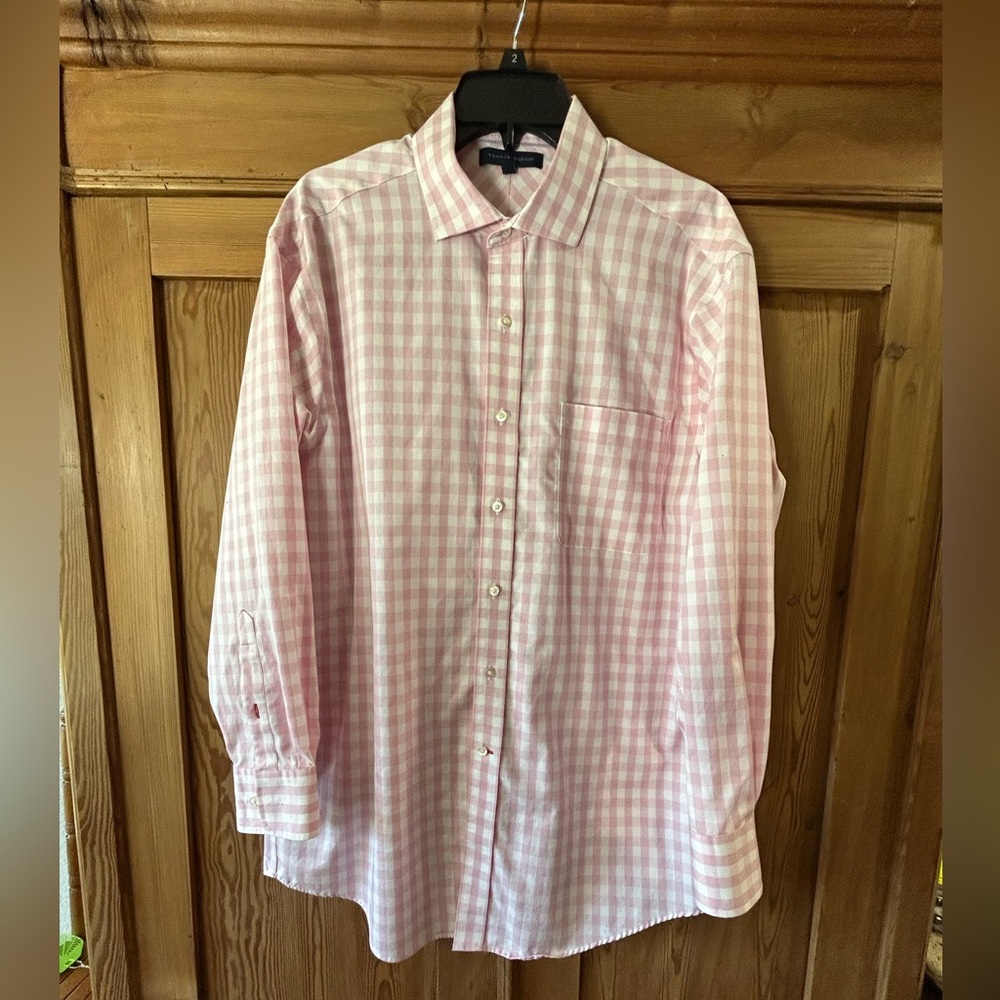 BUNDLE ANY 2 MEN’S $10 SHIRTS $15 Tommy Hilfiger Pink&White Gingham Check Shirt